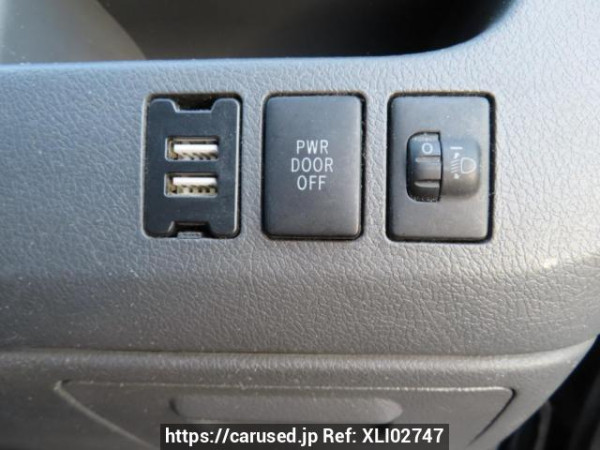 Used 2010 AT toyota noah ZRR70G Image[32]