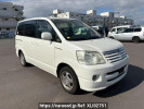 Toyota Noah AZR60G