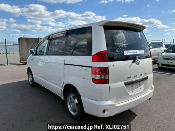 Used 2003 AT toyota noah AZR60G Image[4]