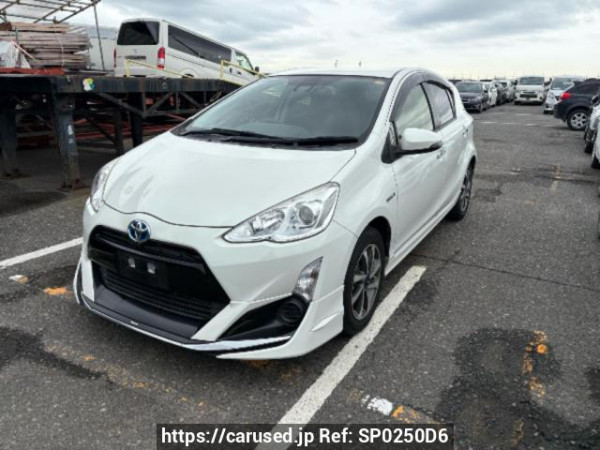 Used 2017 AT toyota aqua NHP10 Image[0]