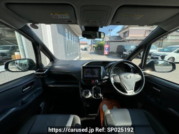 Used 2016 AT toyota voxy ZRR80W Image[1]