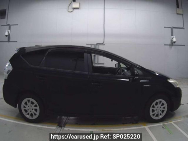 Used 2013 AT toyota prius-alpha ZVW41W Image[2]