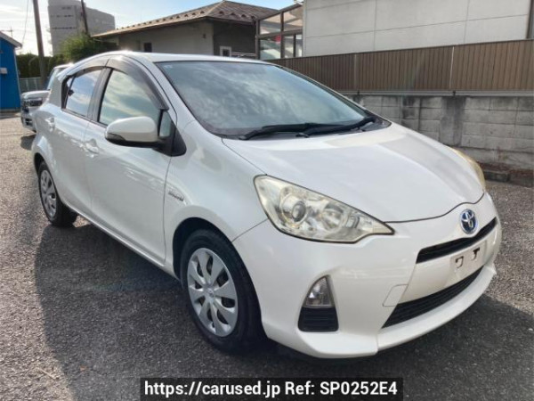 Used 2013 AT toyota aqua NHP10 Image[0]