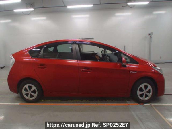 Used 2014 AT toyota prius ZVW30 Image[2]