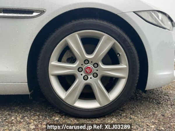 Used 2015 AT jaguar xe JA2GA Image[38]