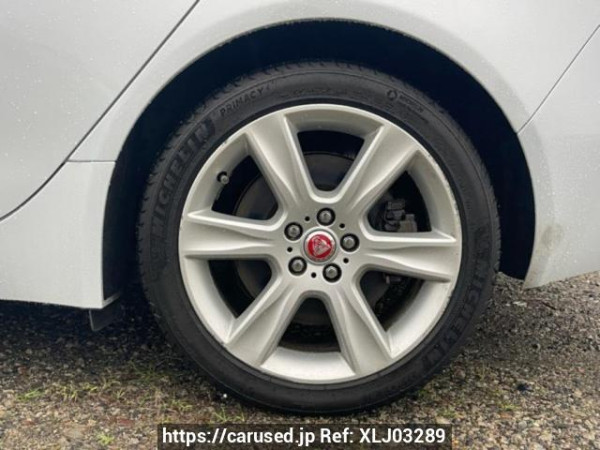 Used 2015 AT jaguar xe JA2GA Image[40]