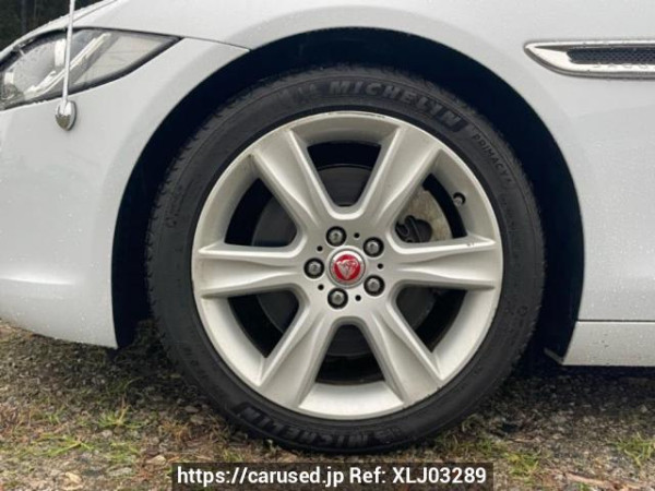 Used 2015 AT jaguar xe JA2GA Image[41]