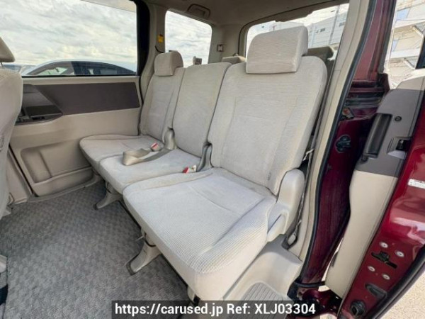 Used 2007 AT toyota noah ZRR70G Image[16]
