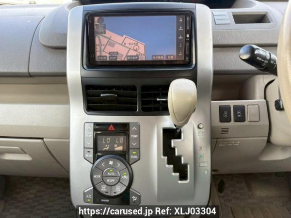 Used 2007 AT toyota noah ZRR70G Image[24]