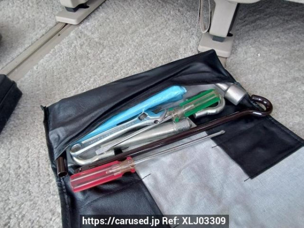 Used 2005 AT toyota alphard MNH10W Image[46]