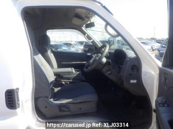 Used 2003 AT nissan caravan-bus DWMGE25 Image[11]
