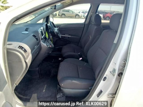 Used 2004 AT toyota wish ZNE10G Image[16]