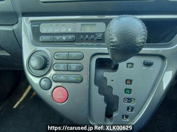 Used 2004 AT toyota wish ZNE10G Image[27]