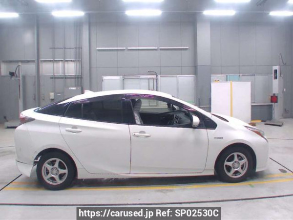 Used 2018 AT toyota prius ZVW50 Image[2]
