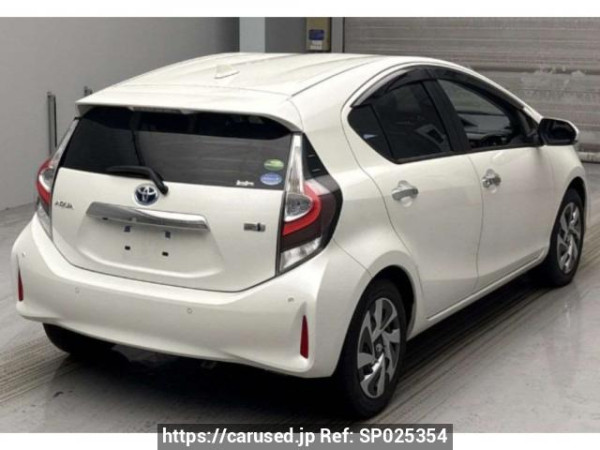 Used 2020 AT toyota aqua NHP10 Image[1]