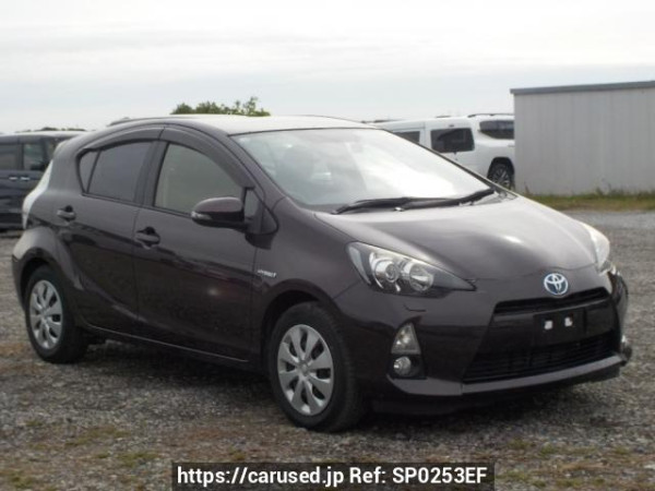 Used 2014 AT toyota aqua NHP10 Image[0]
