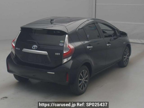 Used 2018 AT toyota aqua NHP10 Image[1]