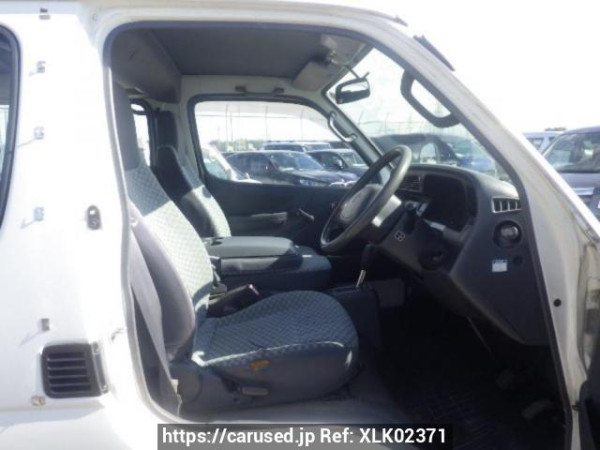 Used 2004 AT toyota regiusace-van TRH112V Image[11]