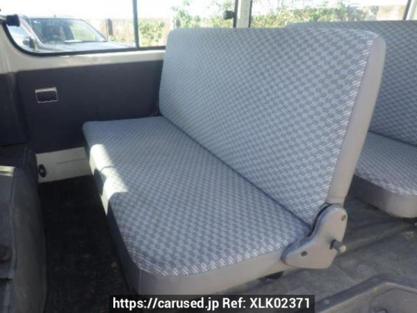 Used 2004 AT toyota regiusace-van TRH112V Image[14]
