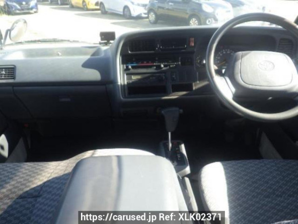 Used 2004 AT toyota regiusace-van TRH112V Image[16]