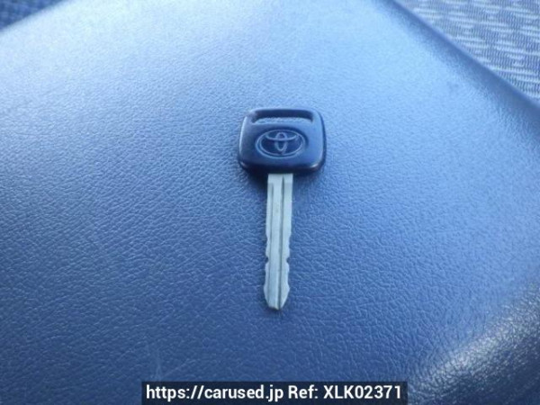 Used 2004 AT toyota regiusace-van TRH112V Image[24]