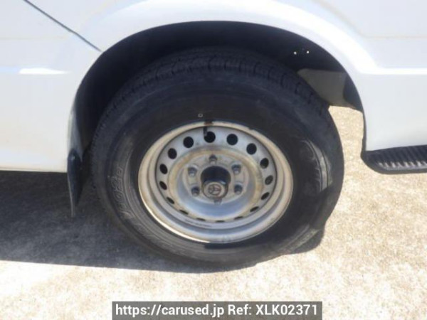 Used 2004 AT toyota regiusace-van TRH112V Image[25]