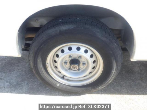 Used 2004 AT toyota regiusace-van TRH112V Image[27]