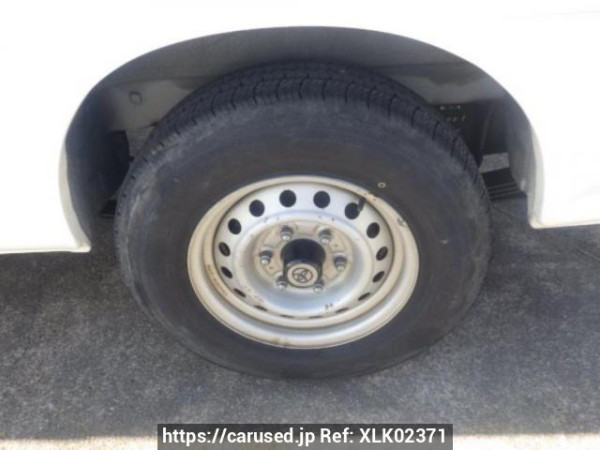 Used 2004 AT toyota regiusace-van TRH112V Image[28]