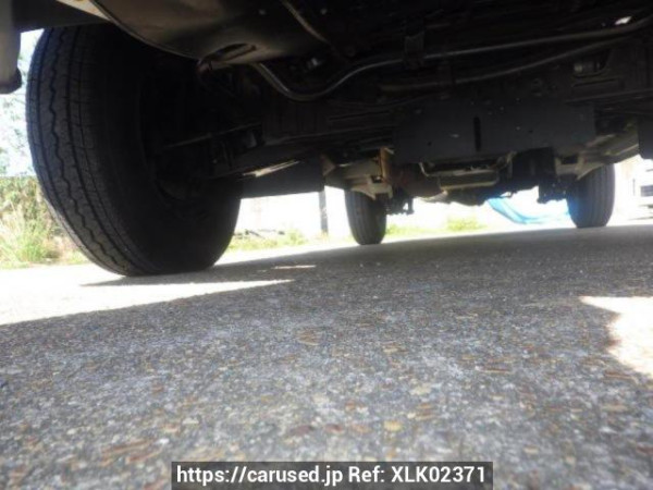 Used 2004 AT toyota regiusace-van TRH112V Image[29]