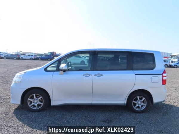 Used 2010 AT toyota noah ZRR70G Image[3]