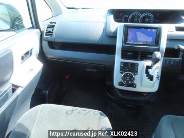 Used 2010 AT toyota noah ZRR70G Image[23]