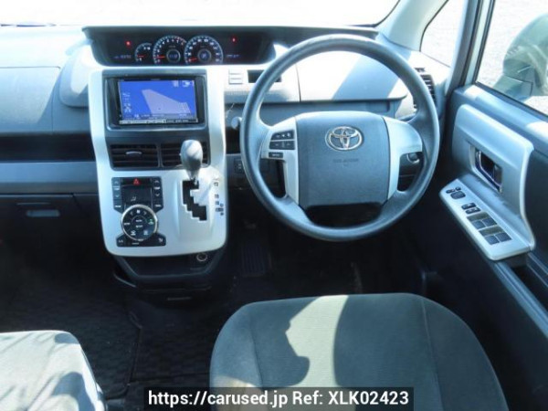 Used 2010 AT toyota noah ZRR70G Image[24]