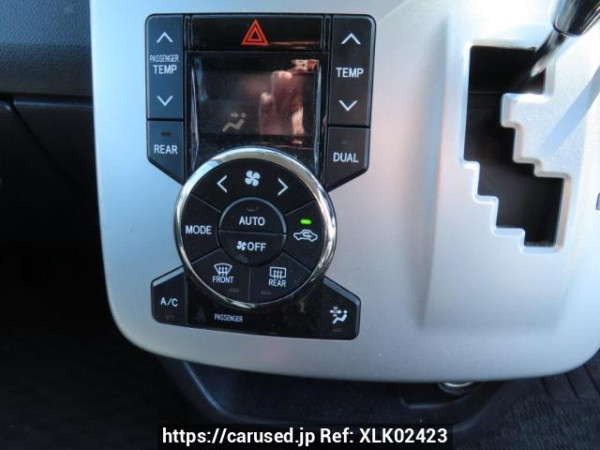 Used 2010 AT toyota noah ZRR70G Image[31]