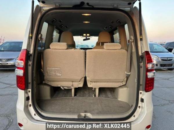 Used 2010 AT toyota noah ZRR70G Image[8]