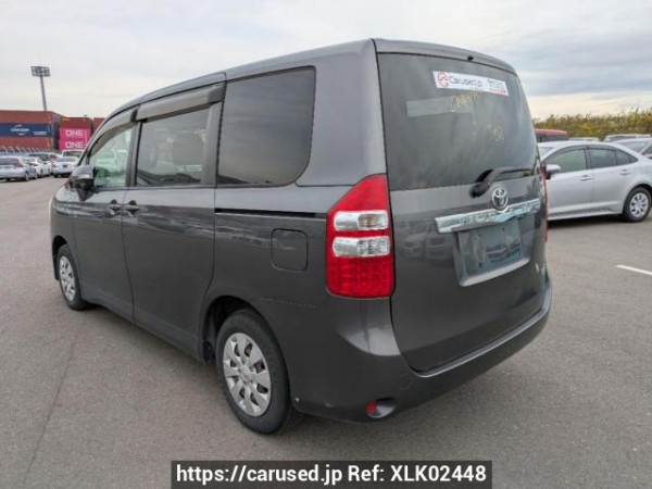 Used 2010 AT toyota noah ZRR70G Image[4]