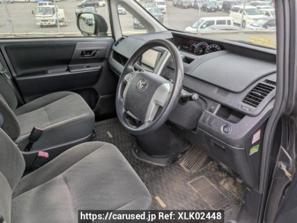 Used 2010 AT toyota noah ZRR70G Image[11]
