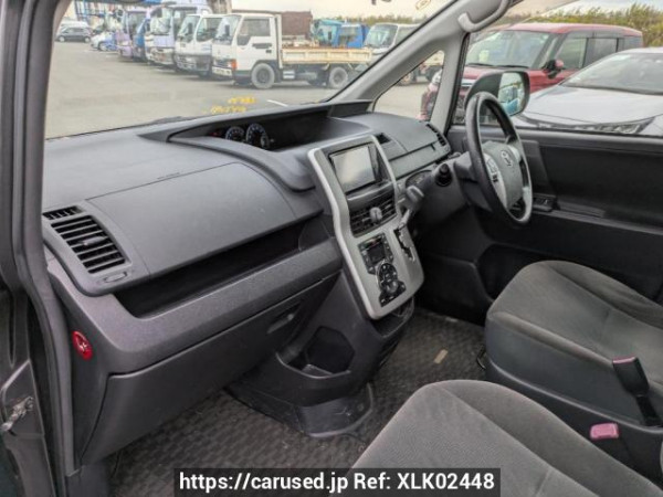 Used 2010 AT toyota noah ZRR70G Image[13]