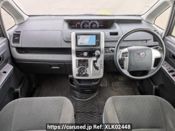 Used 2010 AT toyota noah ZRR70G Image[18]