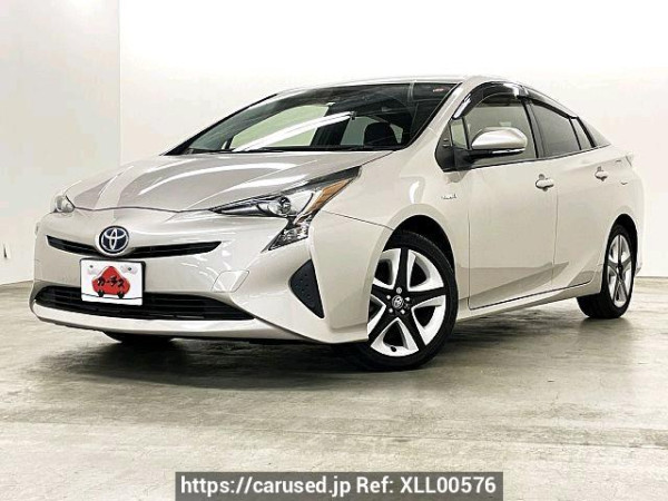 Used 2018 AT toyota prius DAA-ZVW50 Image[0]