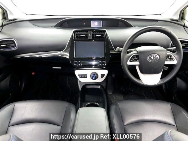 Used 2018 AT toyota prius DAA-ZVW50 Image[1]