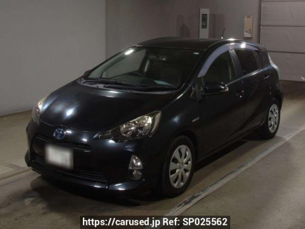 Used 2013 AT toyota aqua NHP10 Image[0]