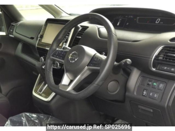 Used 2017 AT nissan serena GFC27 Image[2]