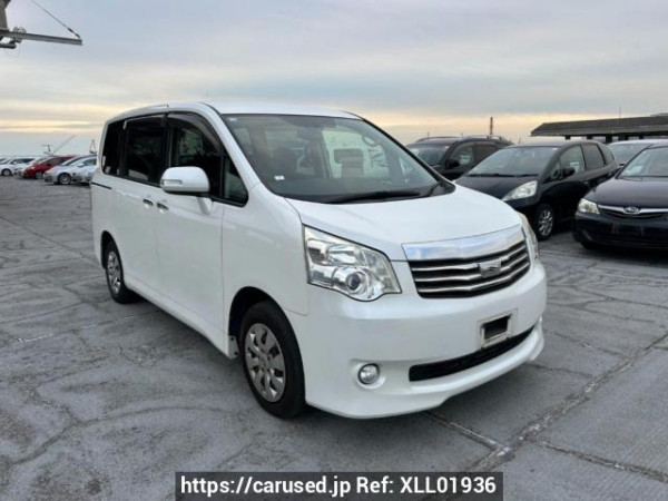 Used 2010 AT toyota noah ZRR70G Image[0]