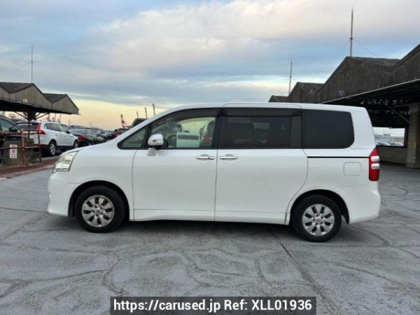 Used 2010 AT toyota noah ZRR70G Image[3]