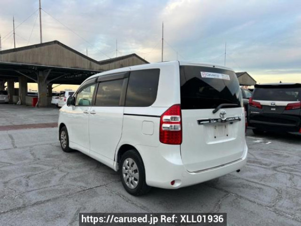 Used 2010 AT toyota noah ZRR70G Image[4]