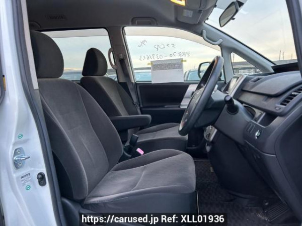 Used 2010 AT toyota noah ZRR70G Image[12]