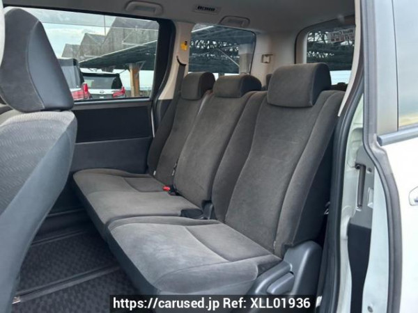 Used 2010 AT toyota noah ZRR70G Image[14]