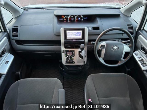 Used 2010 AT toyota noah ZRR70G Image[19]
