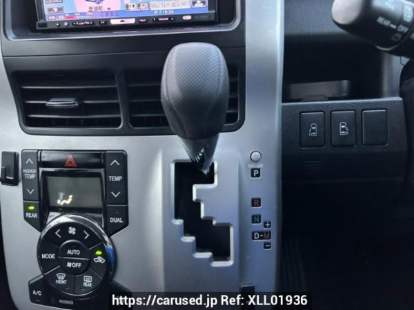 Used 2010 AT toyota noah ZRR70G Image[28]