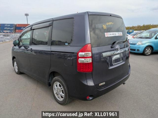 Used 2010 AT toyota noah ZRR75G Image[4]